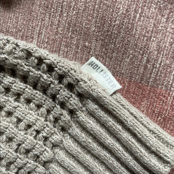 Hollister Men's Taupe Crewneck Sweater - Picture 9 of 9